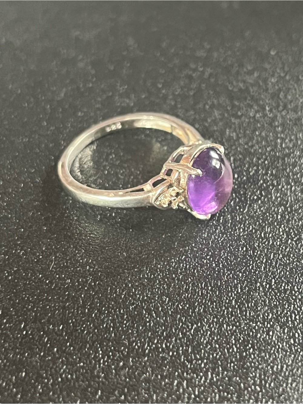 Sterling Silver Amethyst Cabochon Ring - Purple w colorless accents. Sz 7